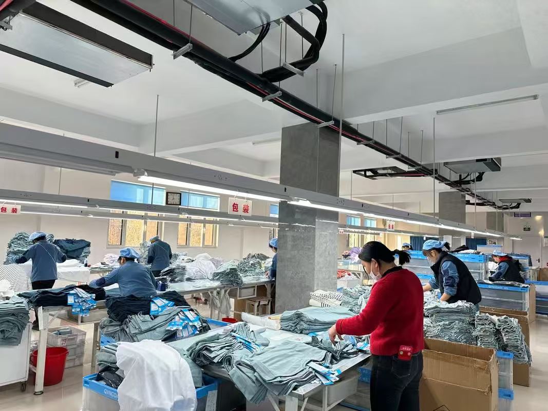 Apparel packing and shipment preparation operations